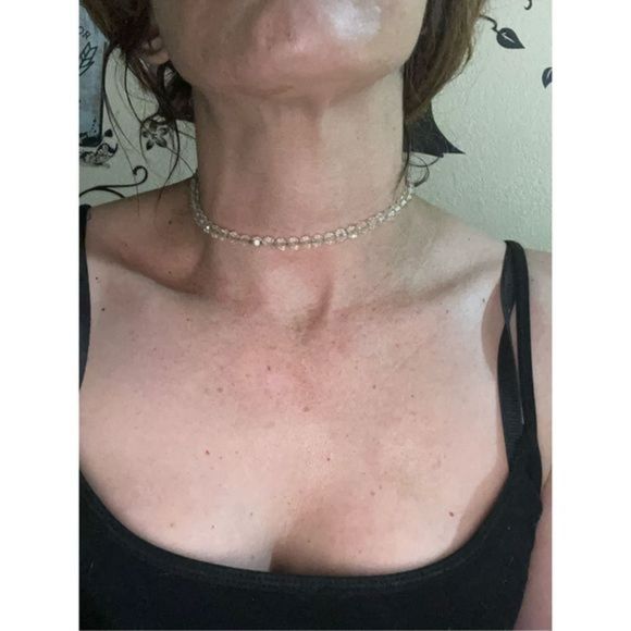 PRETTY CLEAR BEAD CHOKER NECKLACE - Picture 2 of 7